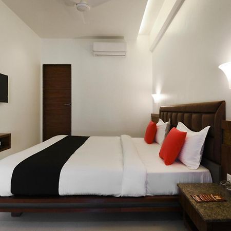Oyo Flagship Hotel Shreeyash Executive Mangvadi Eksteriør billede