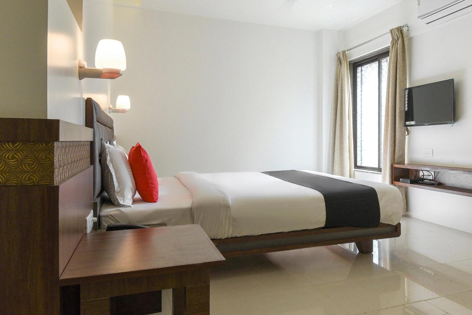 Oyo Flagship Hotel Shreeyash Executive Mangvadi Eksteriør billede