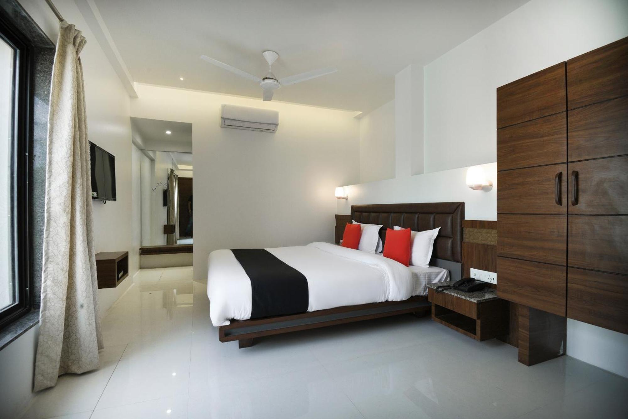 Oyo Flagship Hotel Shreeyash Executive Mangvadi Eksteriør billede